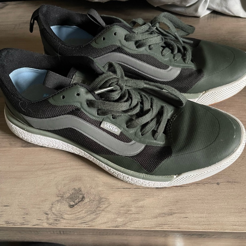 Vans Ultra Range V1 Green and Black Sneakers